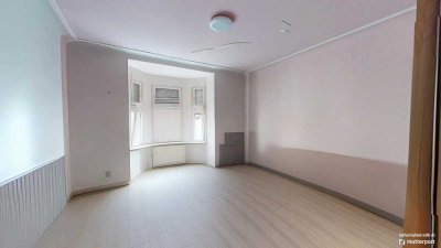*Großzügige 2- Zimmer Altbauwohnung in der City*