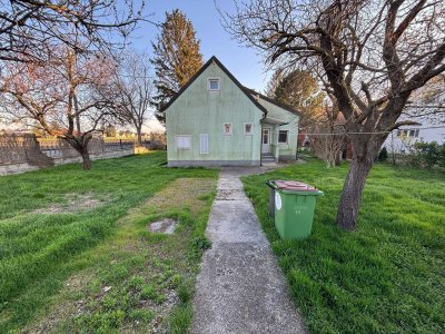 Charmantes Haus in ruhiger Lage mit Garten – unbefristet zu vermieten (900 € / Monat exkl. Strom &amp; Wasser)