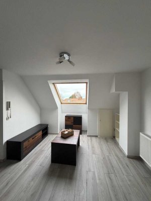 Klimatisierte, teilmöblierte 2-Zimmer-DG- Wohnung mit Einbauküche in Jüchen-Gierath