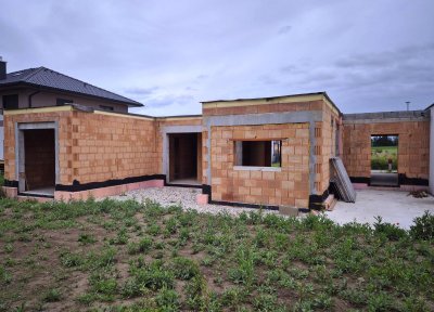BUNGALOW MIT GARAGE IM ROHBAUZUSTAND - NACH IHREN IDEEN FERTIGSTELLEN