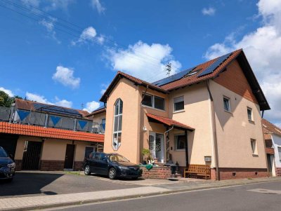 Hier wohnt die Freiheit – Großzügiges Haus mit PV, Garten & mehr!
