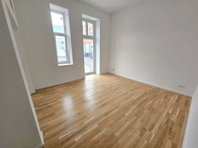 Wohnen in einer Denkmalimmobilie - 
3 Zimmer inkl. Terrasse + Parkett + Sauna + Bad mit Dusche + SP