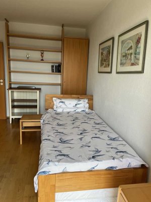 Möbliertes Zimmer in ruhiger Nachbarschaft mit schönem Garten // Nähe zu Edeka, Aldi, HRW