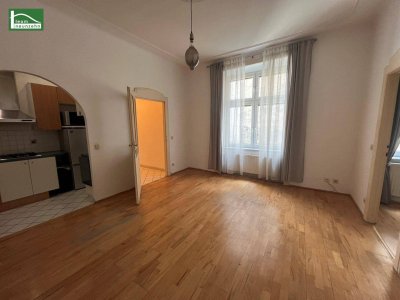 BEI DER ECKE NEUBAUGASSE! LEISTBARE GEBRAUCHTWOHNUNG IN HOFRUHELAGE! SCHÖNES ALTBAUHAUS! SEHR ZENTRAL! Für Eigennutzer aber auch Anleger.