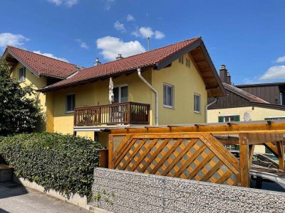 ALTLIEFERING | Eck-Reihenhaus mit sonnigem Garten und Doppelcarport