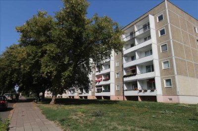 - Nur mit Wohnberechtigungsschein - 3-Raum;  Bad mit Dusche