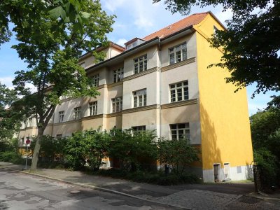Helle 3-Zimmer Altbauwohnung mit Balkon in Berlin-Karlshorst (provisionsfrei)
