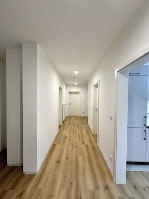 Luxuriös sanierte 4-Zimmer-Wohnung in zentraler Lage – stilvoll, ruhig & mit Süd-Balkon