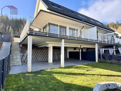 WOHNEN AM WALDRAND : Modernes Eckreihenhaus mit Eigengarten, großer Terrasse und zwei Parkplätzen