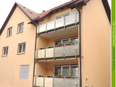 Helle, moderne 3 ZKB Erdgeschoßwohnung mit Balkon