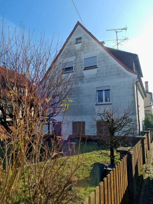 Kleines Zweifamilienhaus - optimaler Einstieg zum Haus-Eigentum