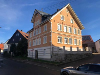Große, liebevoll renovierte Dachgeschoßwohnung mit Terrasse in Schwäbisch Gmünd - Großdeinbach