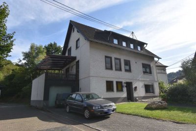 Zweifamilienhaus mit zusätzlicher Mieteinnahme im Naturpark Rhein-Westerwald