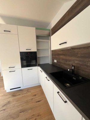 Exklusive 3-Zimmer-Penthouse-Wohnung mit Dachloggia