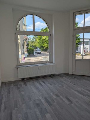 Attraktive 1-Zimmer-Hochparterre-Wohnung mit gehobener Innenausstattung in Dresden