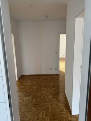 Schöne 3-Zimmer-Wohnung mit Balkon - Zentral