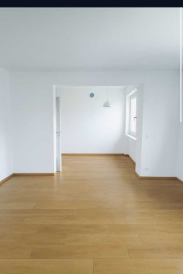 Modernisierte 2.5 Zimmer-Wohnung - teilmöbliert mit EBK, direkt im Grünen