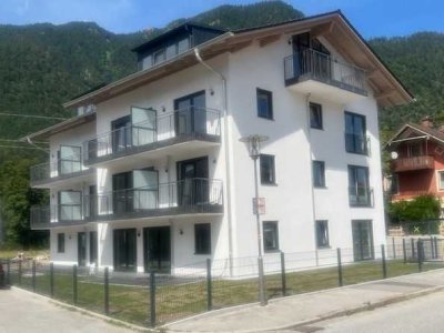 Für Kapitalanleger!  Top Mieterin!
Neubauprojekt: Moderne 2-Zimmer mit Balkon und Tiefgaragenstellp