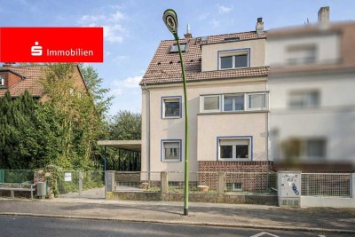 Frankfurt-Eschersheim: Interessantes Mehrfamilienhaus mit großem Garten