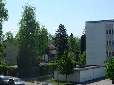 Sehr schön sanierte 4 Zimmer Wohnung mit schönem Ausblick im 1. OG