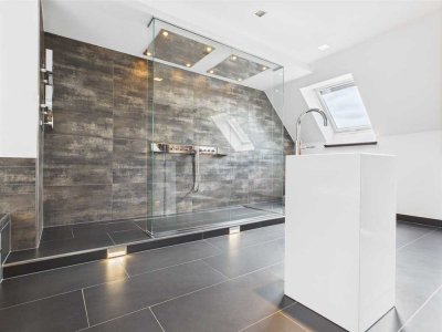 Maisonette-Penthouse-Wohnung mit EBK, Whirlpool, Sauna und zwei TG-Stellplätzen (PROVISIONSFREI)