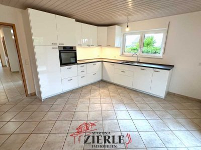 Sehr schöne Wohnung, renoviert, in traumhafter Randlage mit neuer EBK + Garten + Garage + Terrasse!
