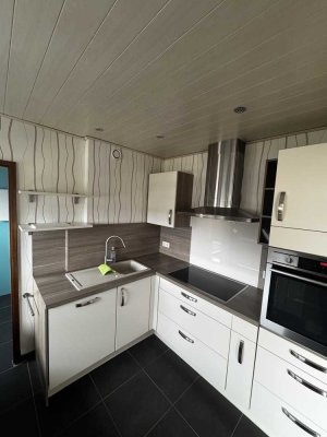 Helle 4,5-Zimmer Wohnung im 3. OG mit Balkon in Ludwigshafen-Pfingstweide