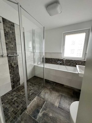 Provisionsfrei und bezugsfertig! 4-Zimmer Wohnung mit Top Ausstattung und Tiefgarage in Stöckheim