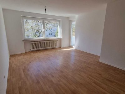 Frisch renovierte 2-Zimmer-Wohnung mit Balkon in ruhiger Lage