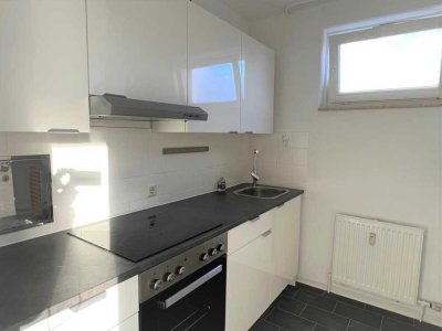 BALKONIEN lässt grüßen! Helle Single Wohnung EBK gegen ABSTAND *  01.08. FISCHERRÜCK KL West