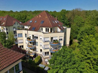 Über den Dächern von Ludenberg ! Attraktive Maisonettewohnung in grüner Waldrandlage