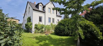 Ruhiges und teilsaniertes Ein-/Zweifamilienhaus mit 1.070 m² Grundstück und Garage in 01109 Dresden