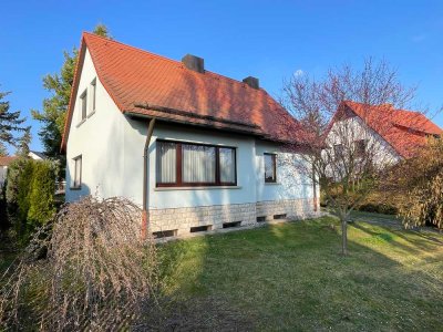 Provisionsfrei!! Freistehendes Einfamilienhaus in beliebter, naturnaher Lage