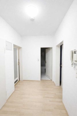 gut geschnittene  2-Zimmer-Dachgeschosswohnung mit Balkon