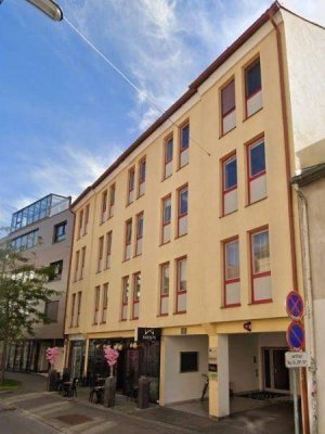 St. Leonhard: 2 ZIMMER-NEUBAU + sonniger Süd-Balkon + extra Wohnküche + Bad mit Wanne + WC + Lift!