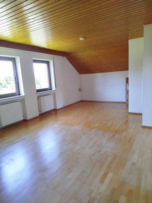 2-Zimmer Dachgeschosswohnug mit Burgblick