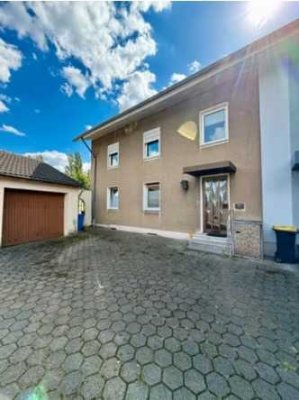 1-2 Fam.DHH, 6 Zi., ca.142m² Wfl., Terr., 2 Stellpl.+Grg, GrSt.675m² inkl. Baufläche