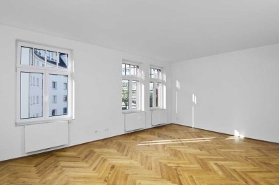 Top sanierte Altbauwhg. am Medienhafen m. Aufzug u. großem Balkon
