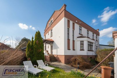 TRAUMHAFTE VILLA mit großem Garten und Pool