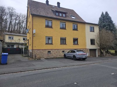 Gepflegtes 3 Familienhaus mit Bungalow und großer Lagerhalle!