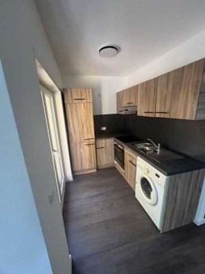 1-Zimmer Wohnung im 4. OG mit Balkon in Ludwigshafen-Süd