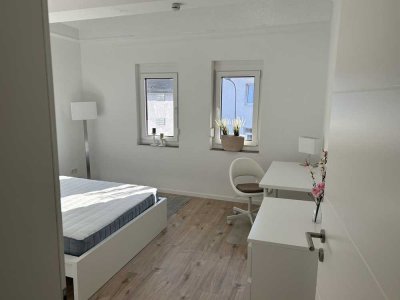 Neugründung einer Wohngemeinschaft! Möbliertes Zimmer in saniertem Haus.