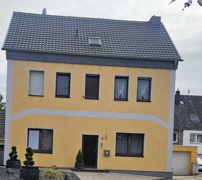 Attraktives Generationshaus in Erftstadt-Kierdorf