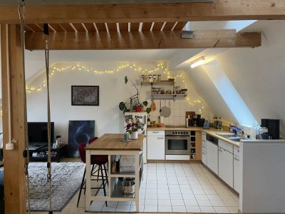 Möblierte 1-Zimmer-Dachgeschosswohnung in Hamburg Rotherbaum