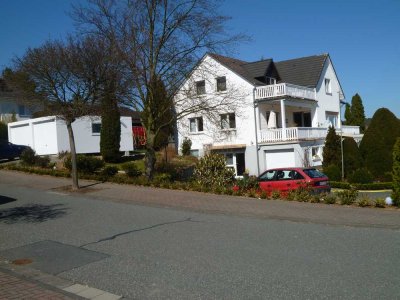 = USINGEN = Großzügiges Mehrfamilienhaus mit herrlichem Grundstück