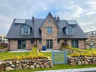 Neubau!  Exklusives Hausteil mit Garage im Süden von Westerland