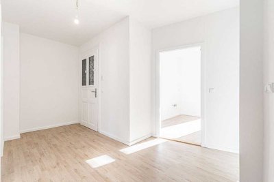 Helle Räume & moderner Komfort – 3-Zimmer-Wohnung in der Mockauer Straße