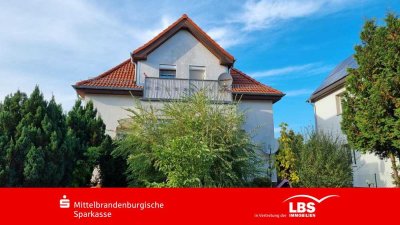 Großzügiges Zweifamilienhaus in Seenähe