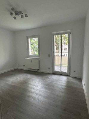Erstbezug nach Sanierung: freundliche 1-Zimmer-Wohnung mit Balkon in Köln
