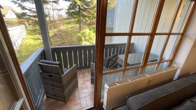 Sanierte Wohnung mit EBK: Exklusive 3-Zimmer-Hochparterre-Wohnung mit lux. Innenausstattung & Balkon